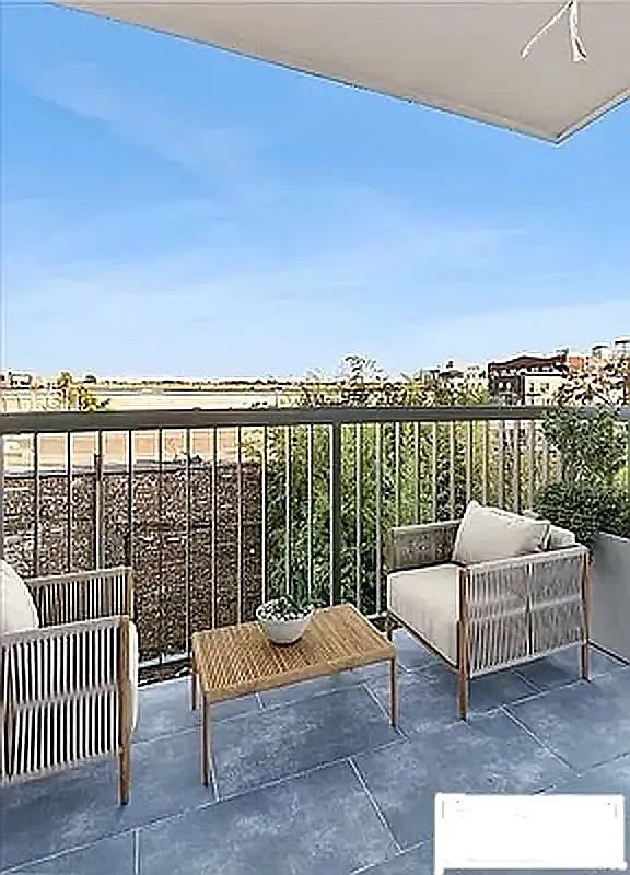 337 Cornelia St Apt 3A – photo 2