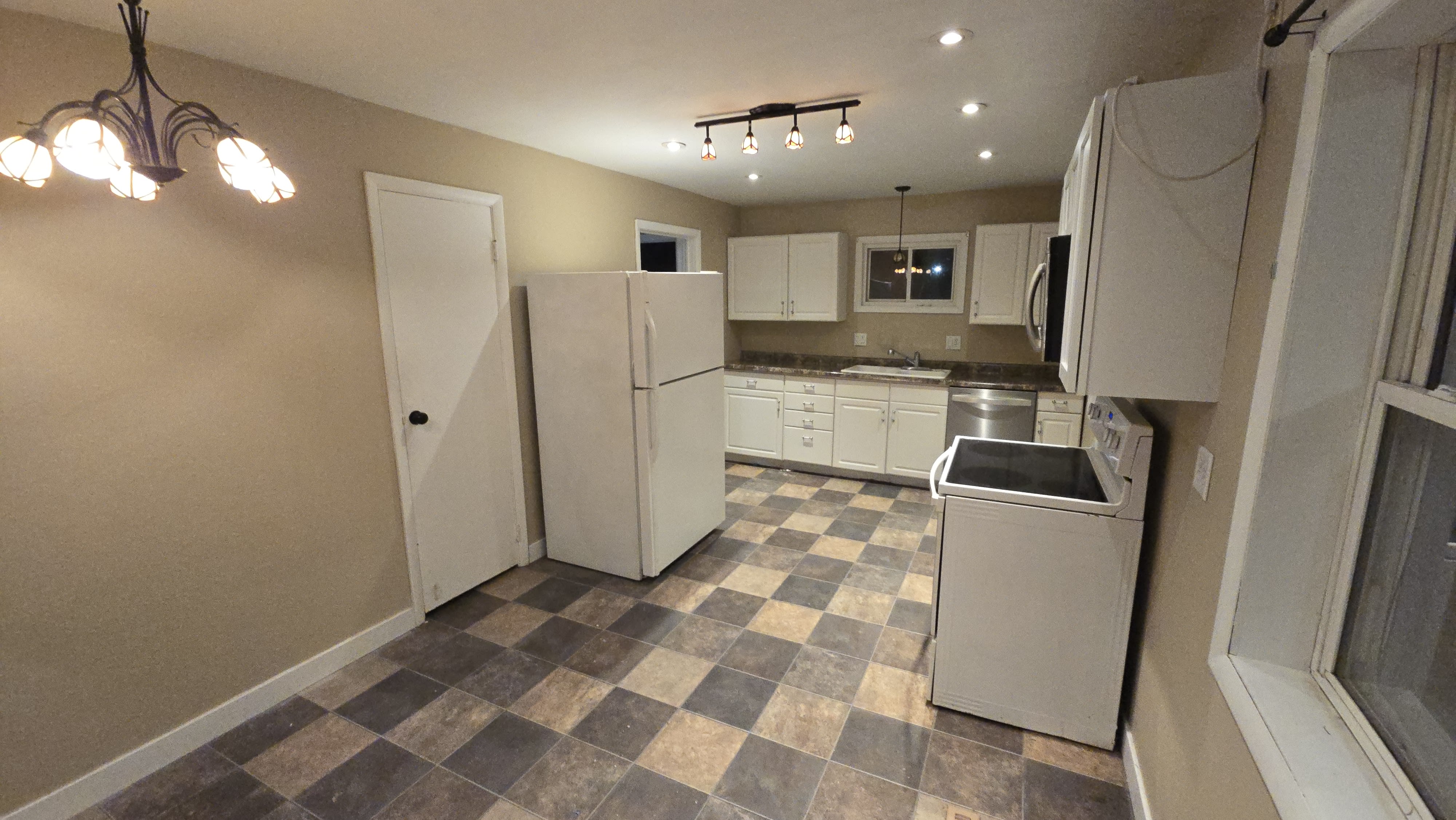 201 Mcleansboro Street – photo 5