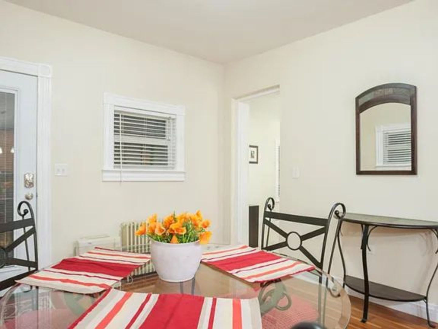 Perfect for someone wanting a great location and low maintenance – photo 5