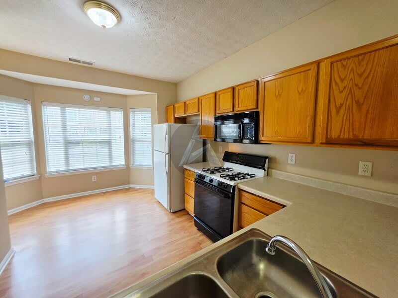 4319 Thorngate Lane – photo 2