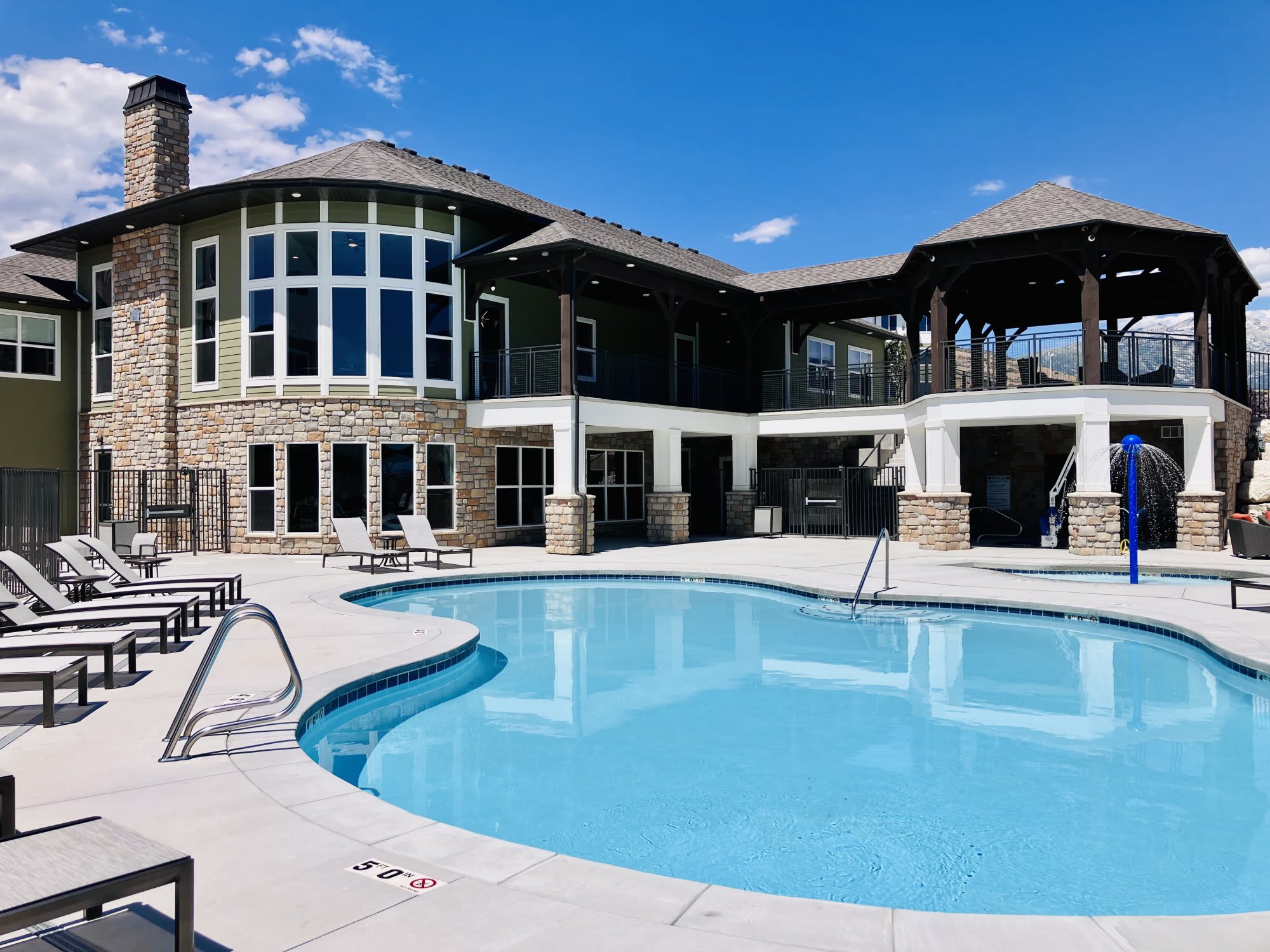 The Vue at Traverse Ridge – photo 1