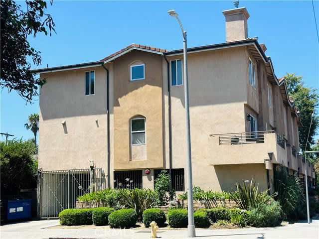 5555 Carpenter Avenue – photo 2