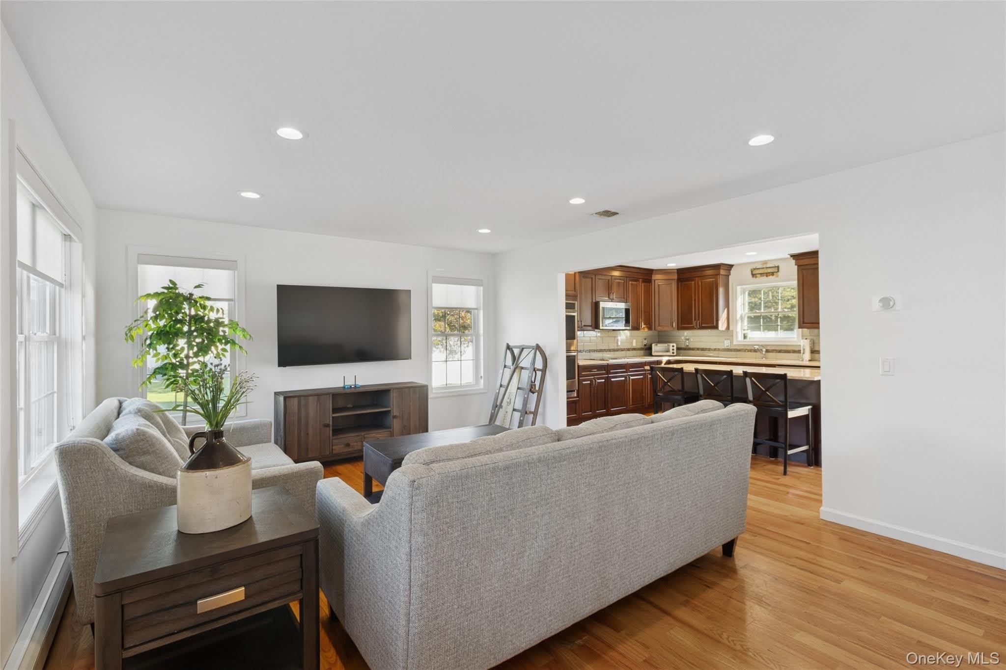 16 Mastro Court – photo 4