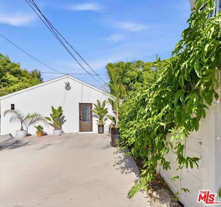 132 N CARSON Rd – photo 2