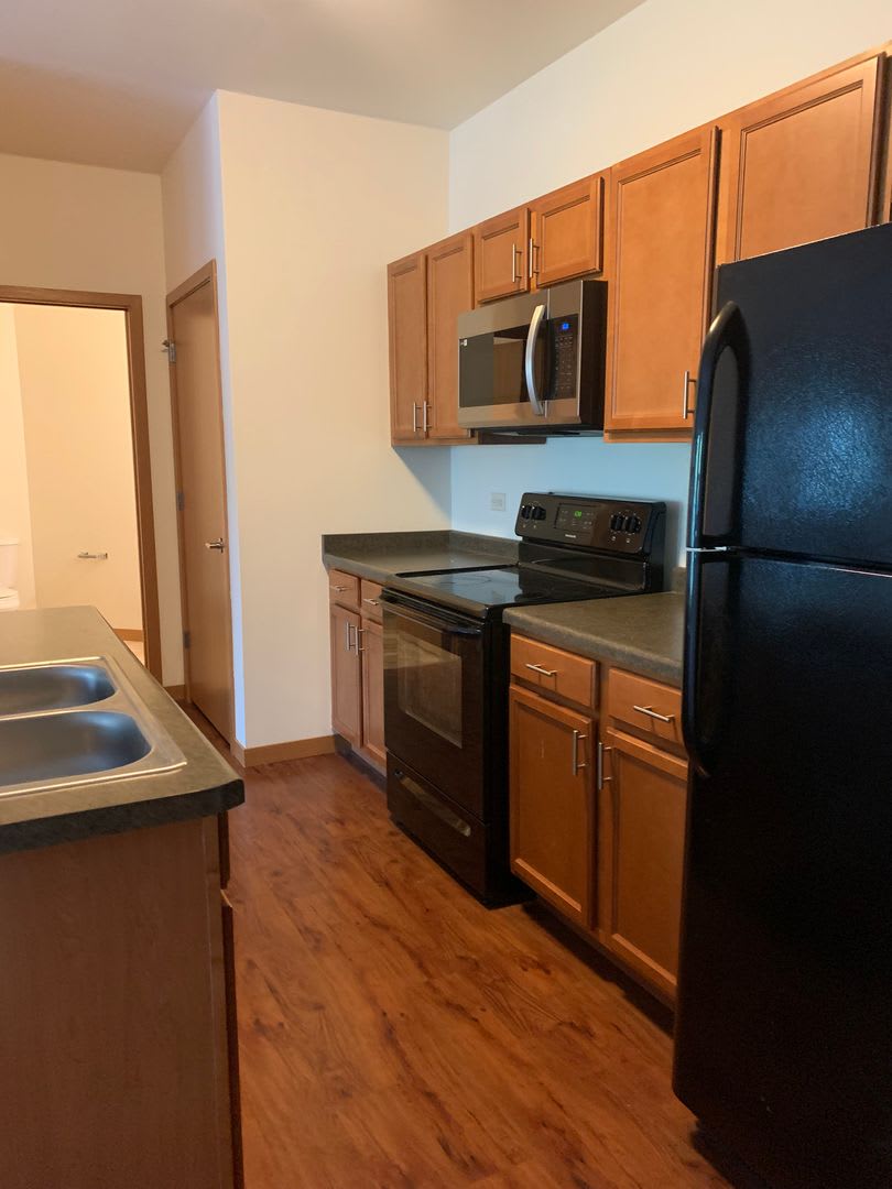 One bed, one bath upper with attached garage – photo 4