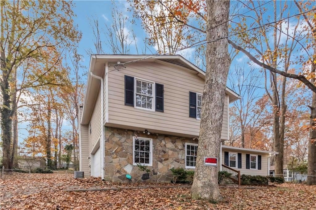 888 Chartley Drive SW – photo 2