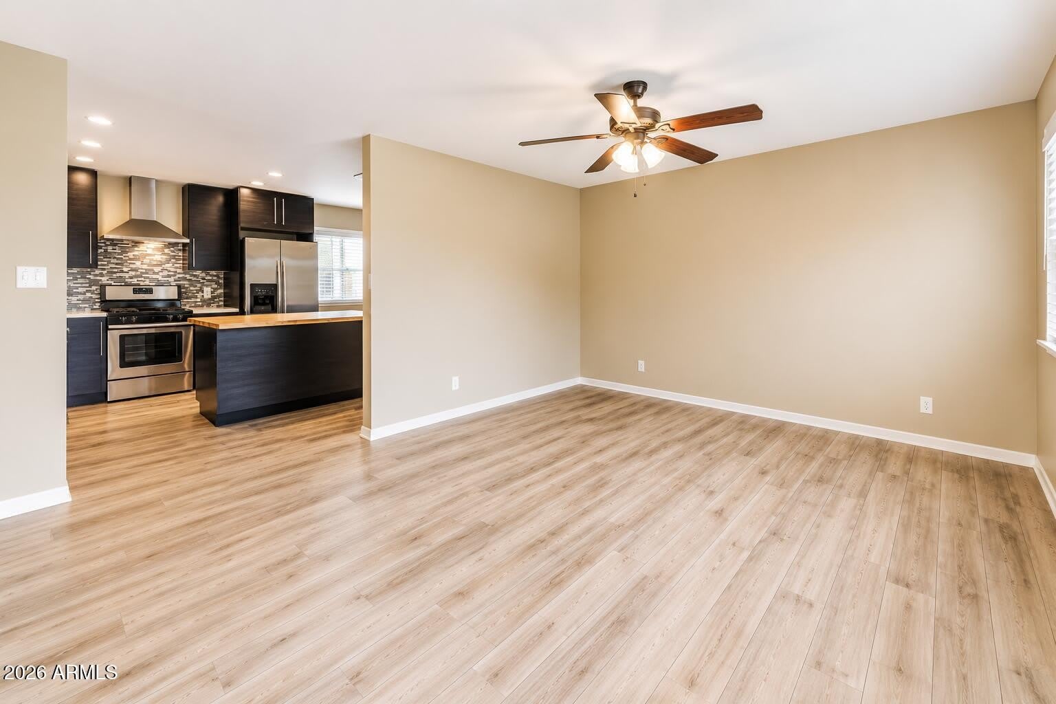 1015 E MARIGOLD Lane – photo 3