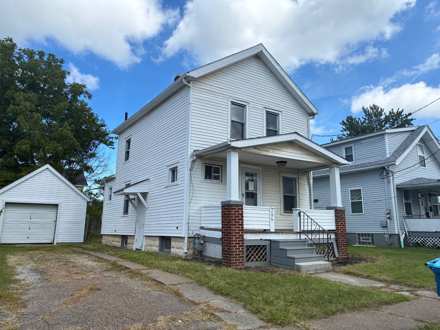 Charming 3 Bed Property at Prime Location – photo 1