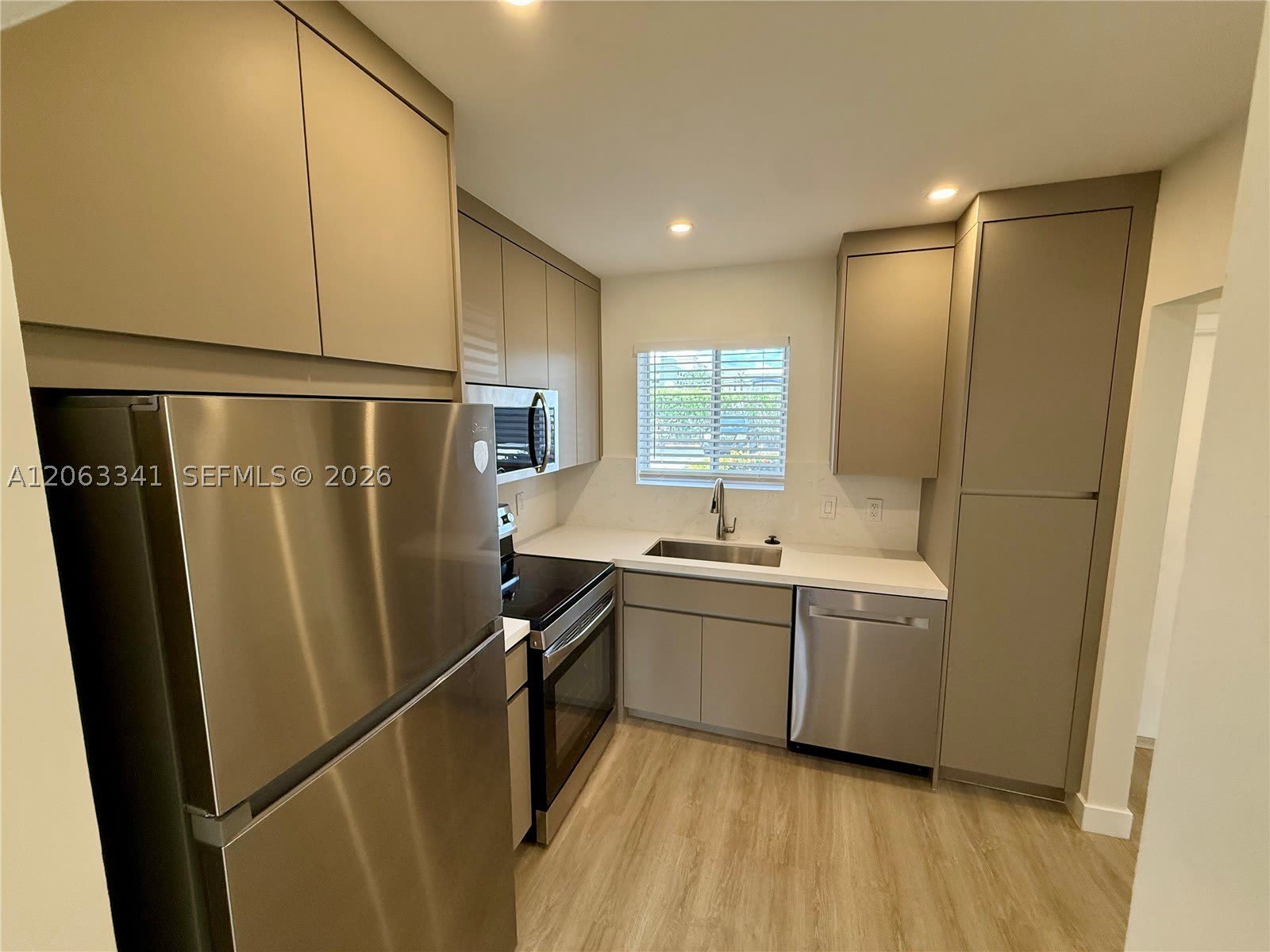 400 Waterway Dr S – photo 5