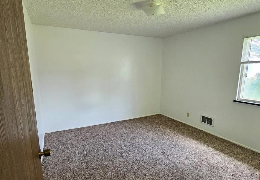 835 West Main St – photo 5
