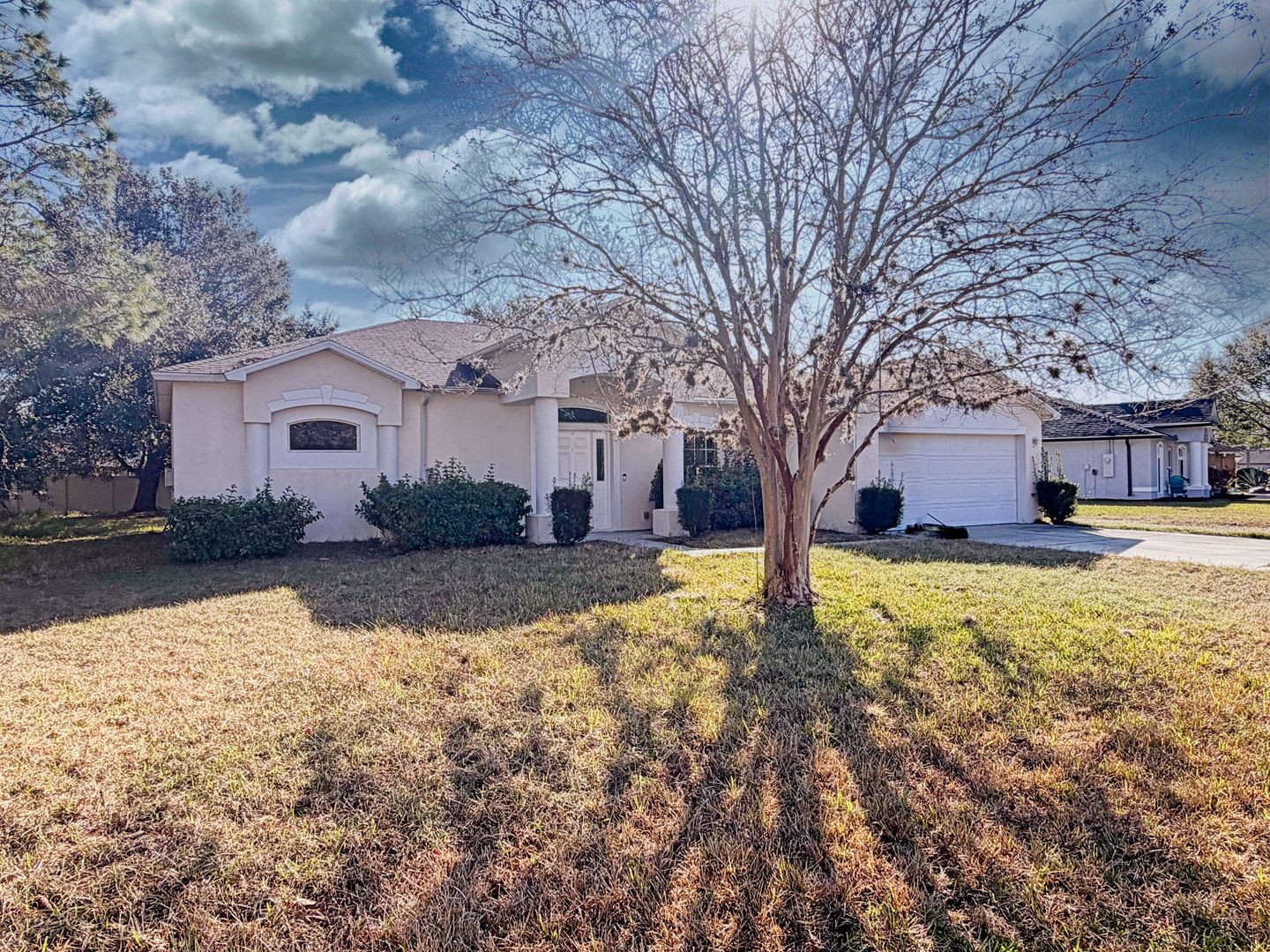 Spacious 3 Bedroom 2 Bathroom Home Offering 2 362 Square Feet Of Living Space With A Desirable Open Floor Plan – photo 1