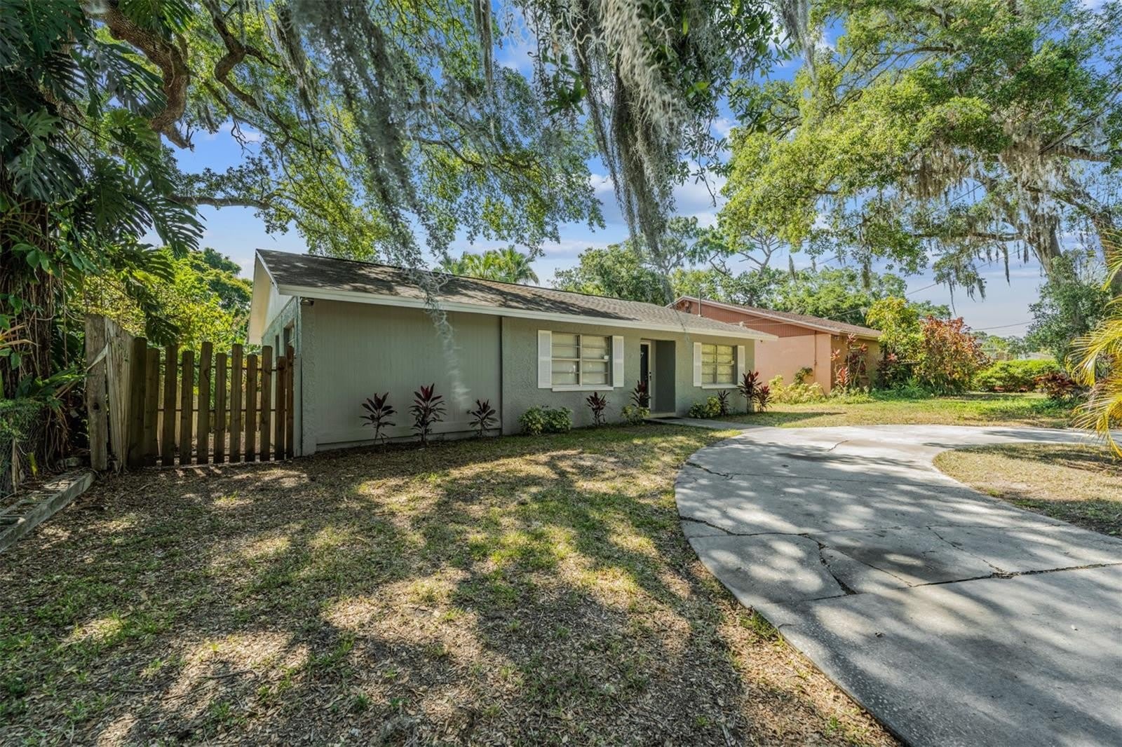 9616 N OKLAWAHA Avenue – photo 2