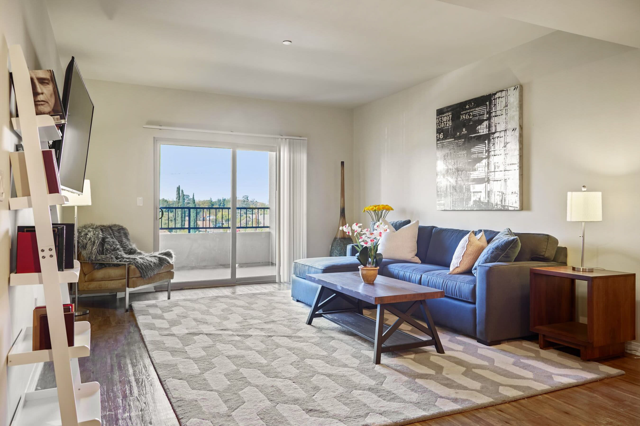 6940 Sepulveda – photo 2