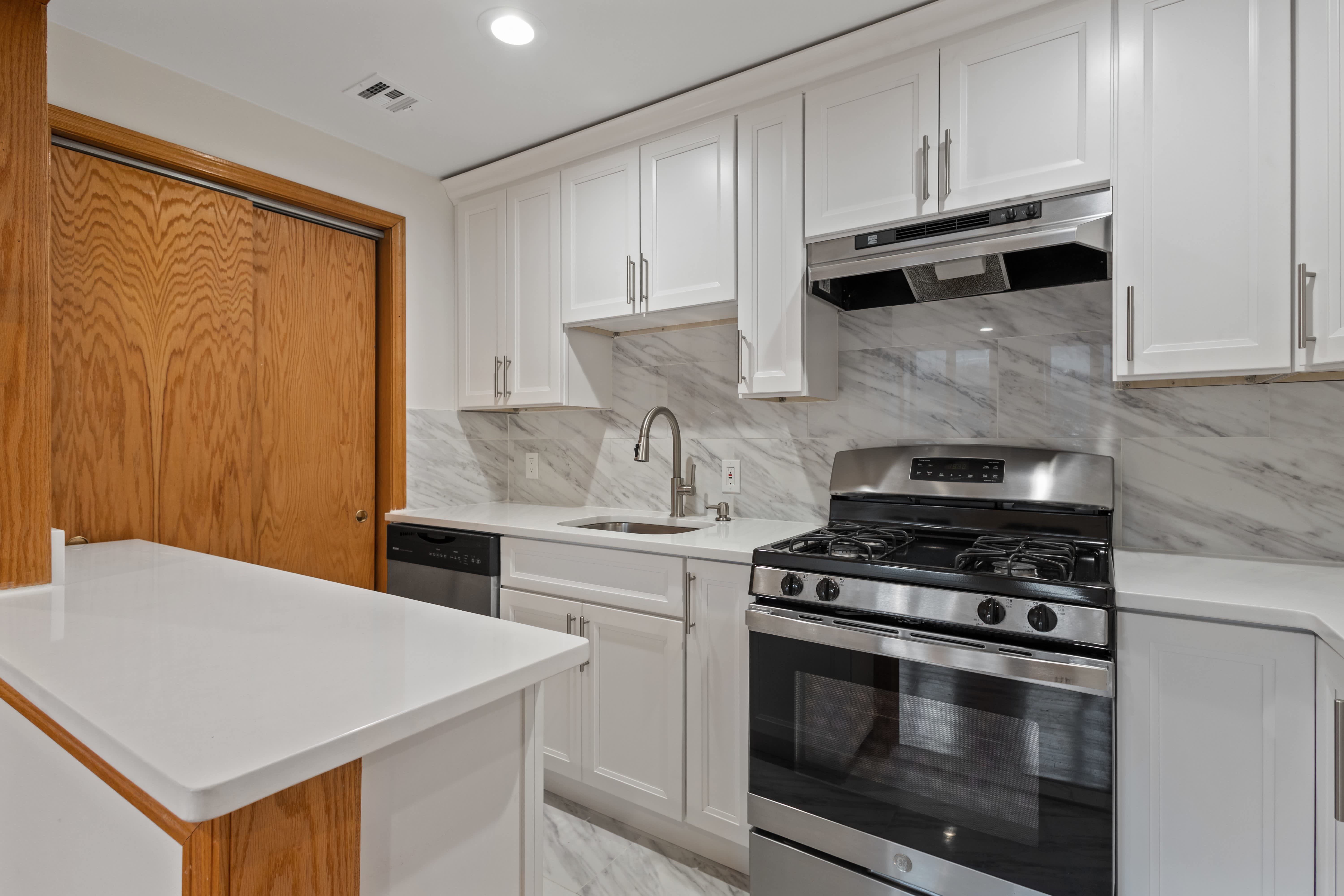 73 Essex Avenue – photo 4