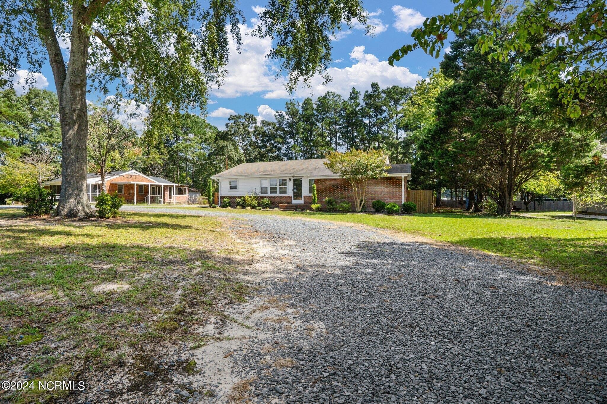 1708 N Poplar Street – photo 3