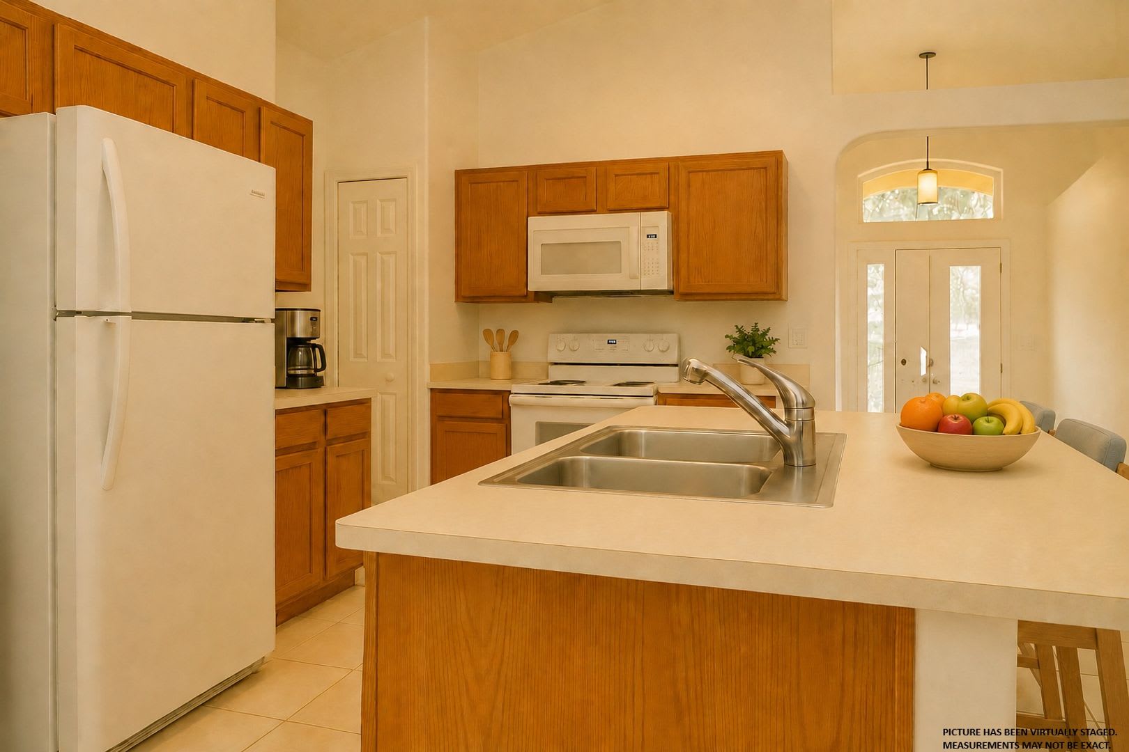 4 Bedroom Pool Home Available Now! – photo 4
