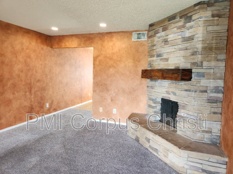 6702 Everhart Rd – photo 2