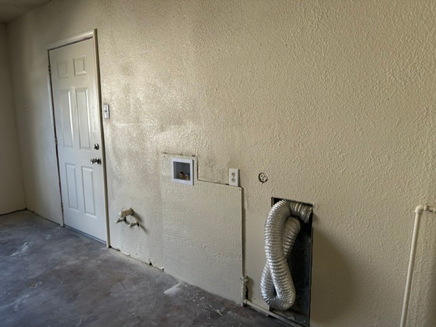 Beautiful 2 bed 1 bath in Rio Rancho – photo 2