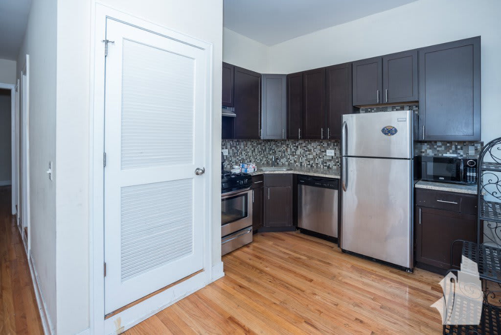 3358 North Sheffield Avenue – photo 2