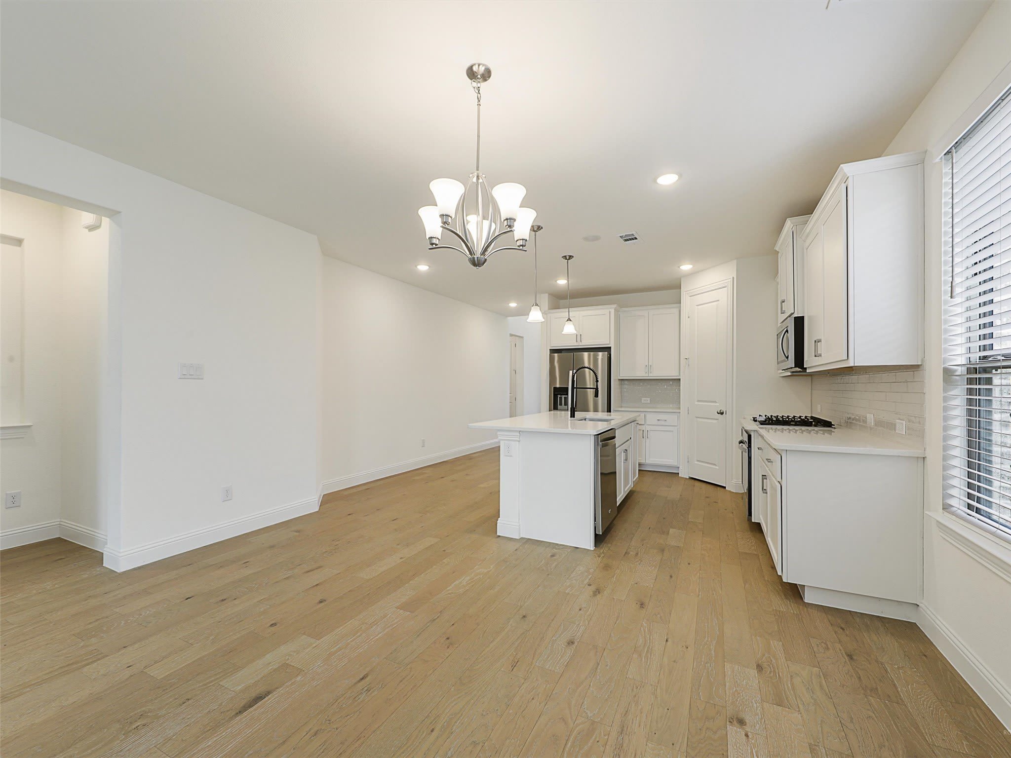8305 Pine Island Way – photo 5