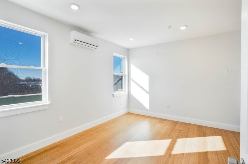 100 North Ave – photo 3