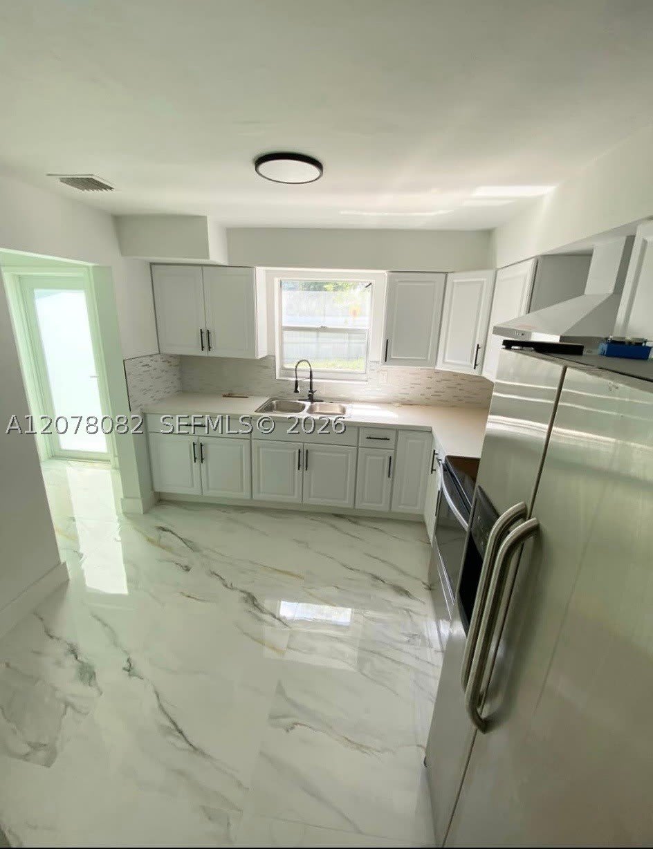2381 NW 174th Ter – photo 4