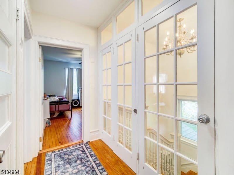 285 Claremont Ave – photo 4
