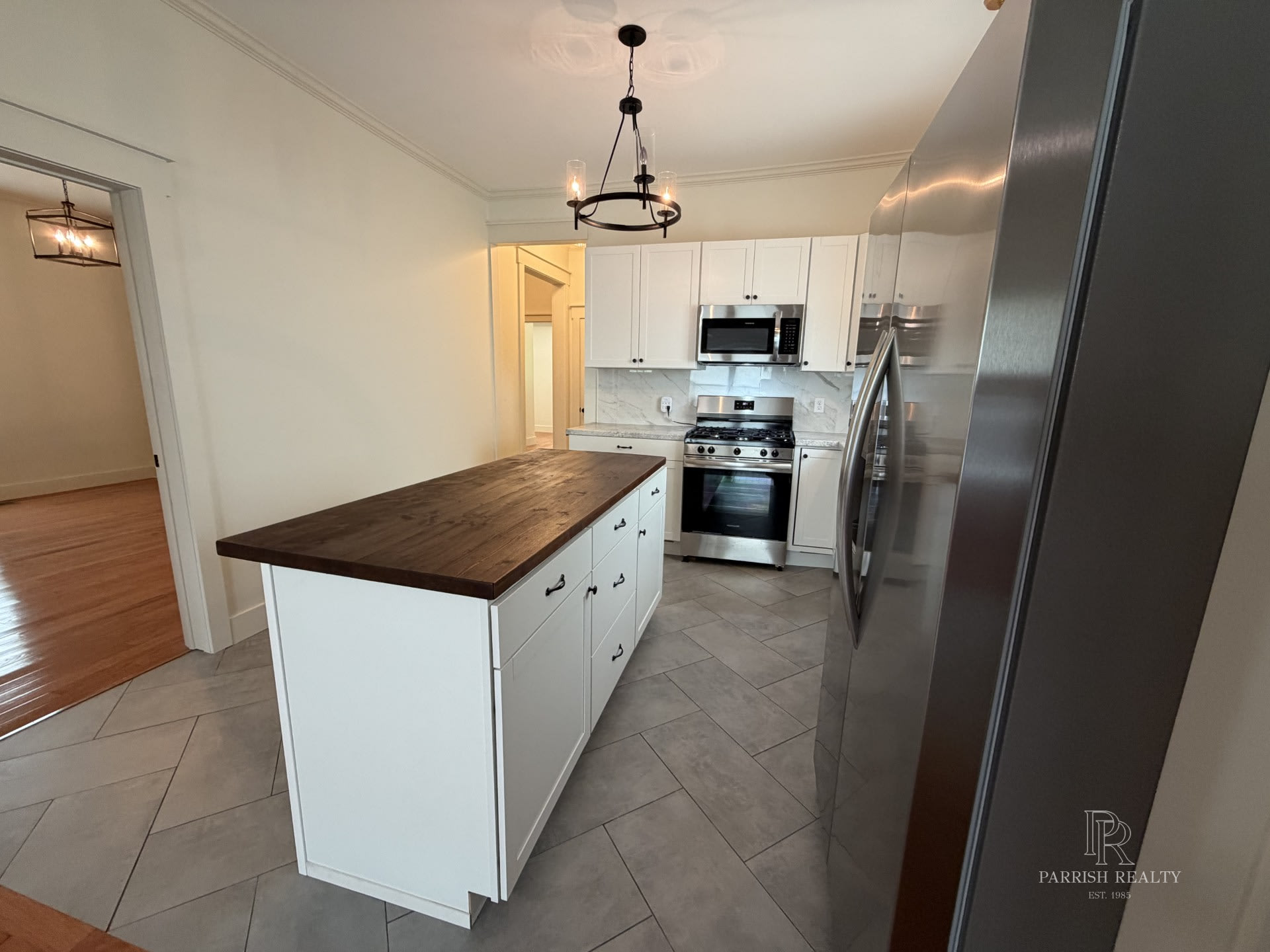 710 Carson Street – photo 5