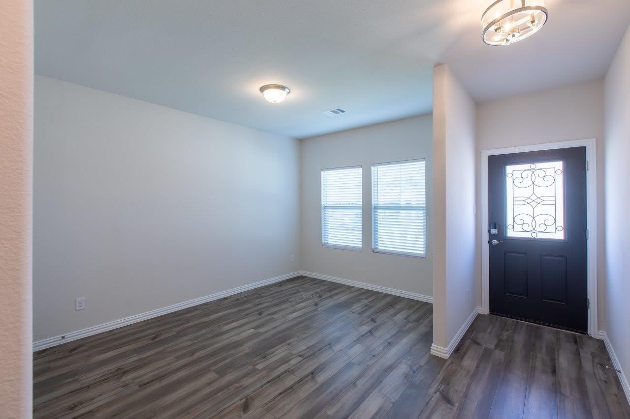 1604 Mineral Point Place – photo 5