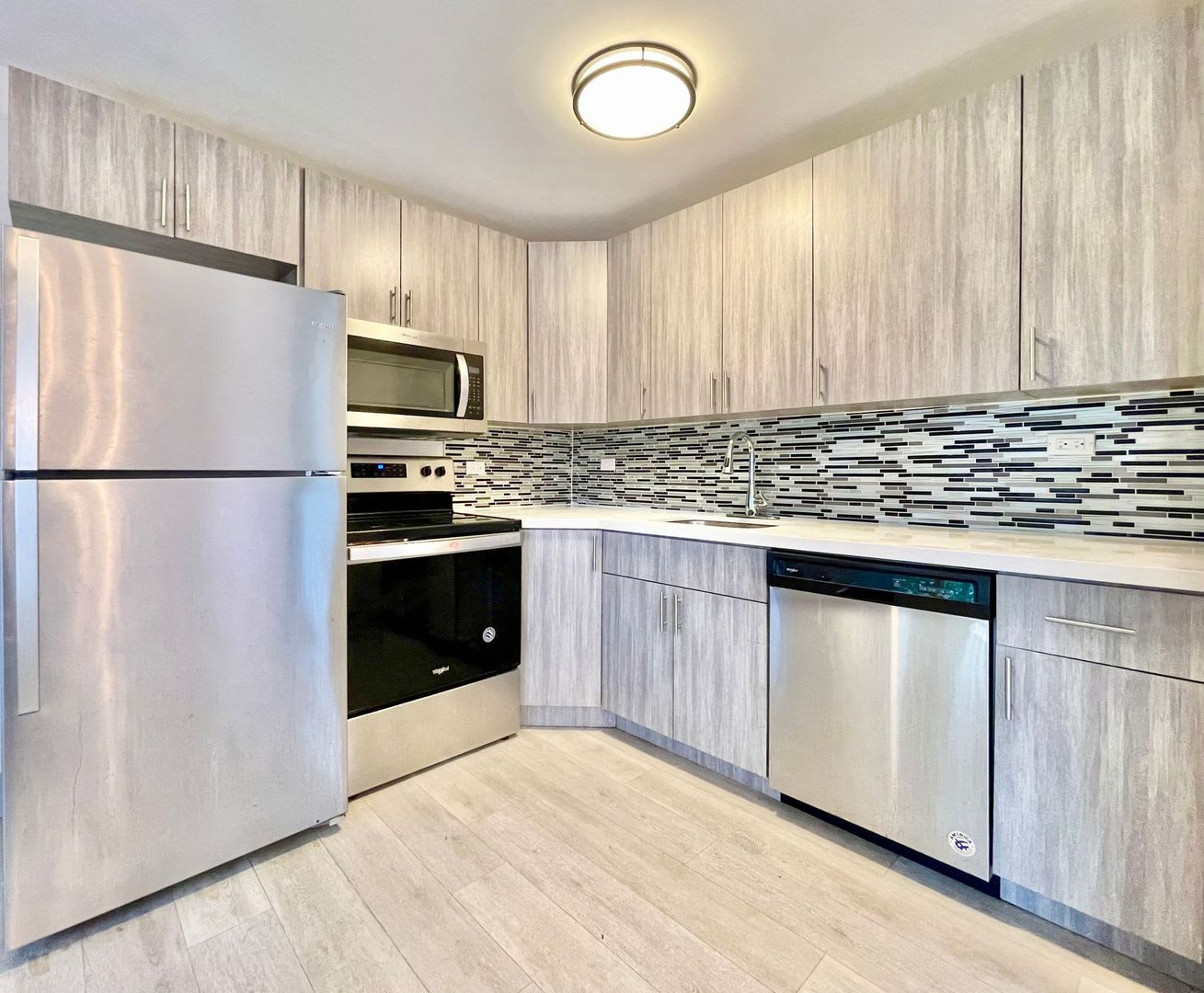 New Construction 2 Bedroom/ 2 Bathroom Duplex with Private Yard and Driveway – photo 2