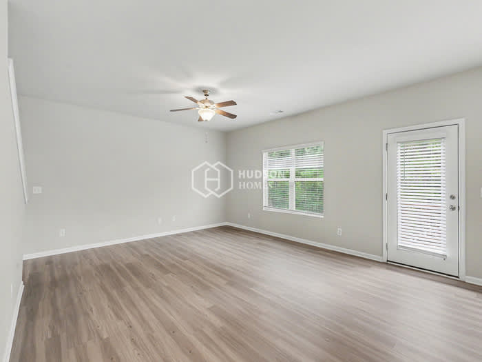 302 South Fortune Way – photo 3