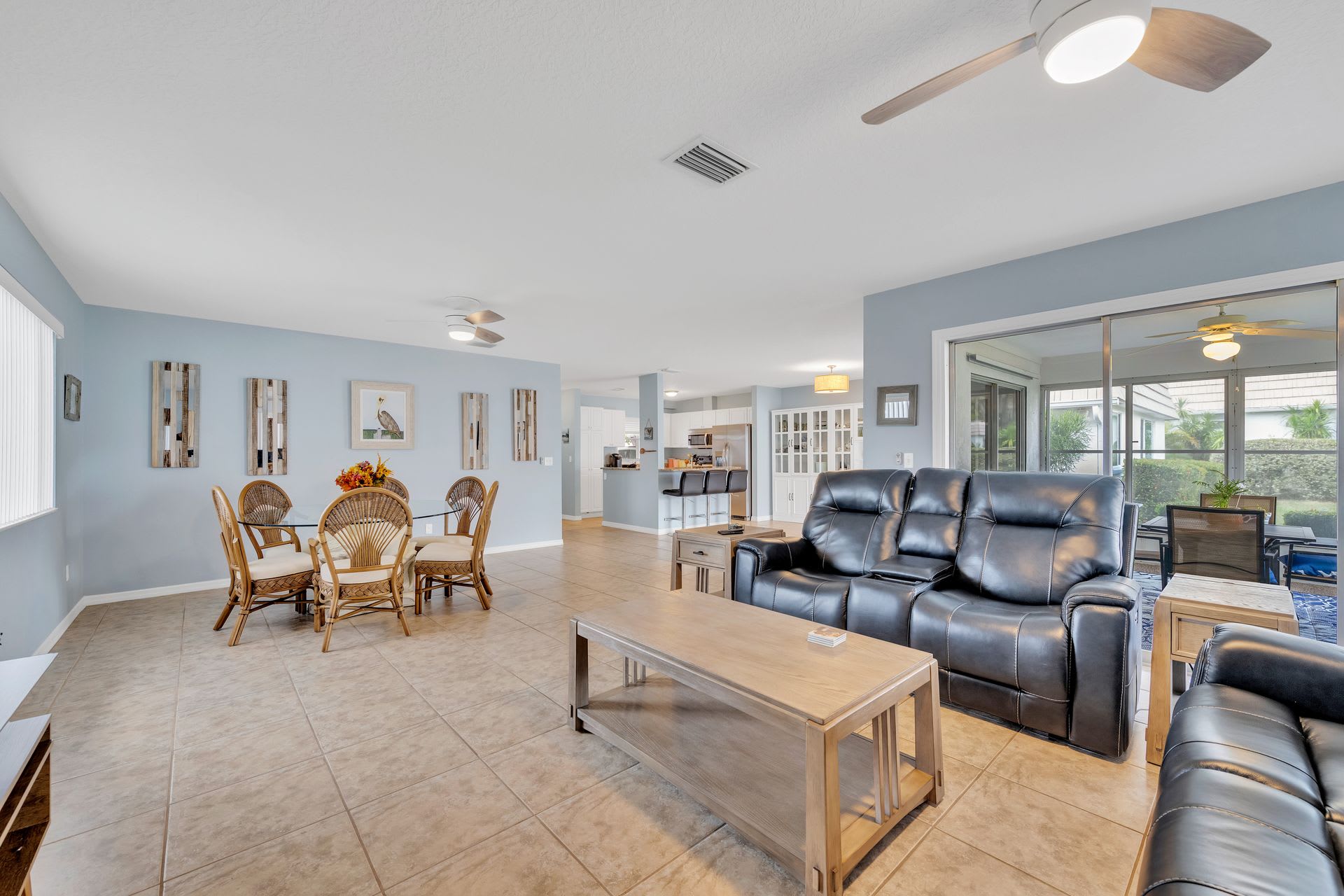 Annual furnished 2 bed/2 bath Villa in Sarasota close to Siesta Key! – photo 4