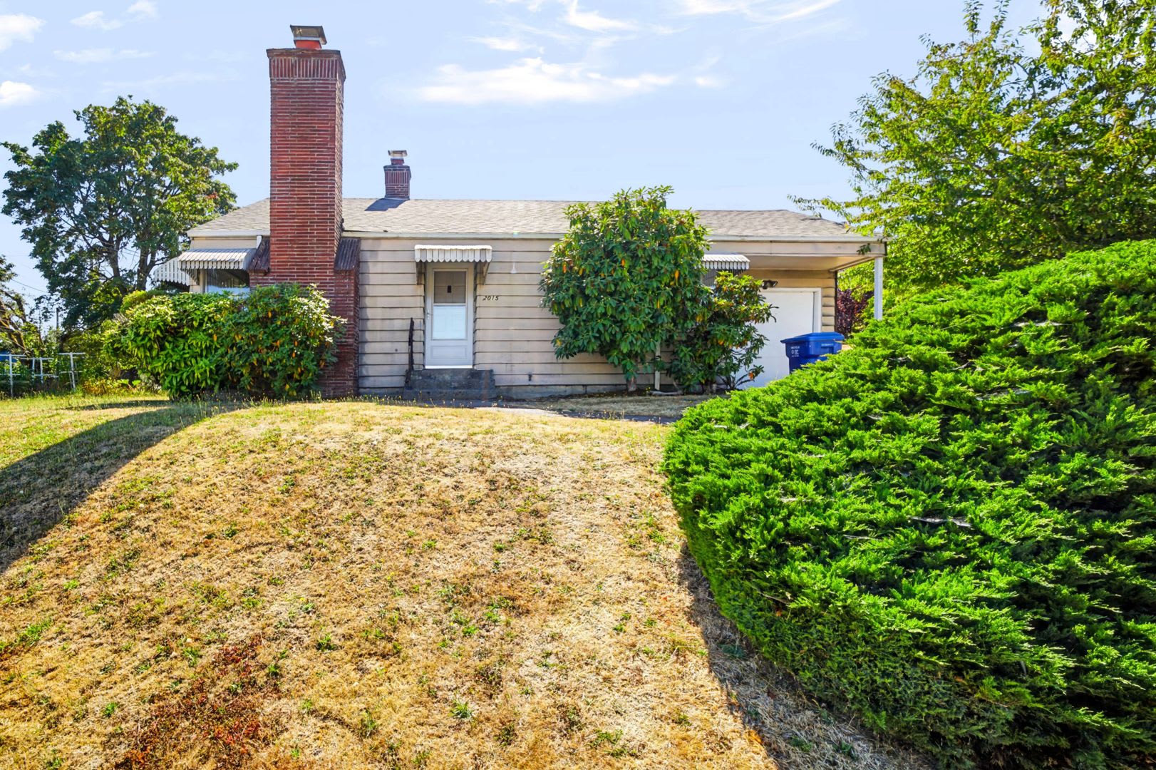 Charming Seattle Home with Sizable Yard, Private Garage, Yard & In-Unit Laundry – photo 1