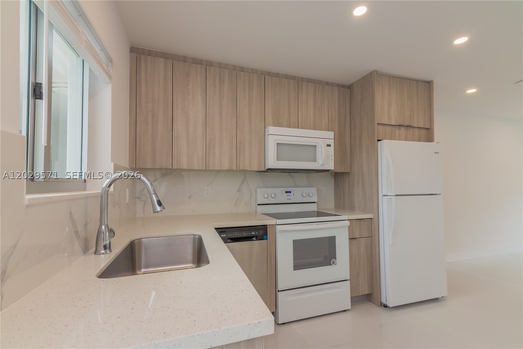 3755 NE 167th St – photo 5