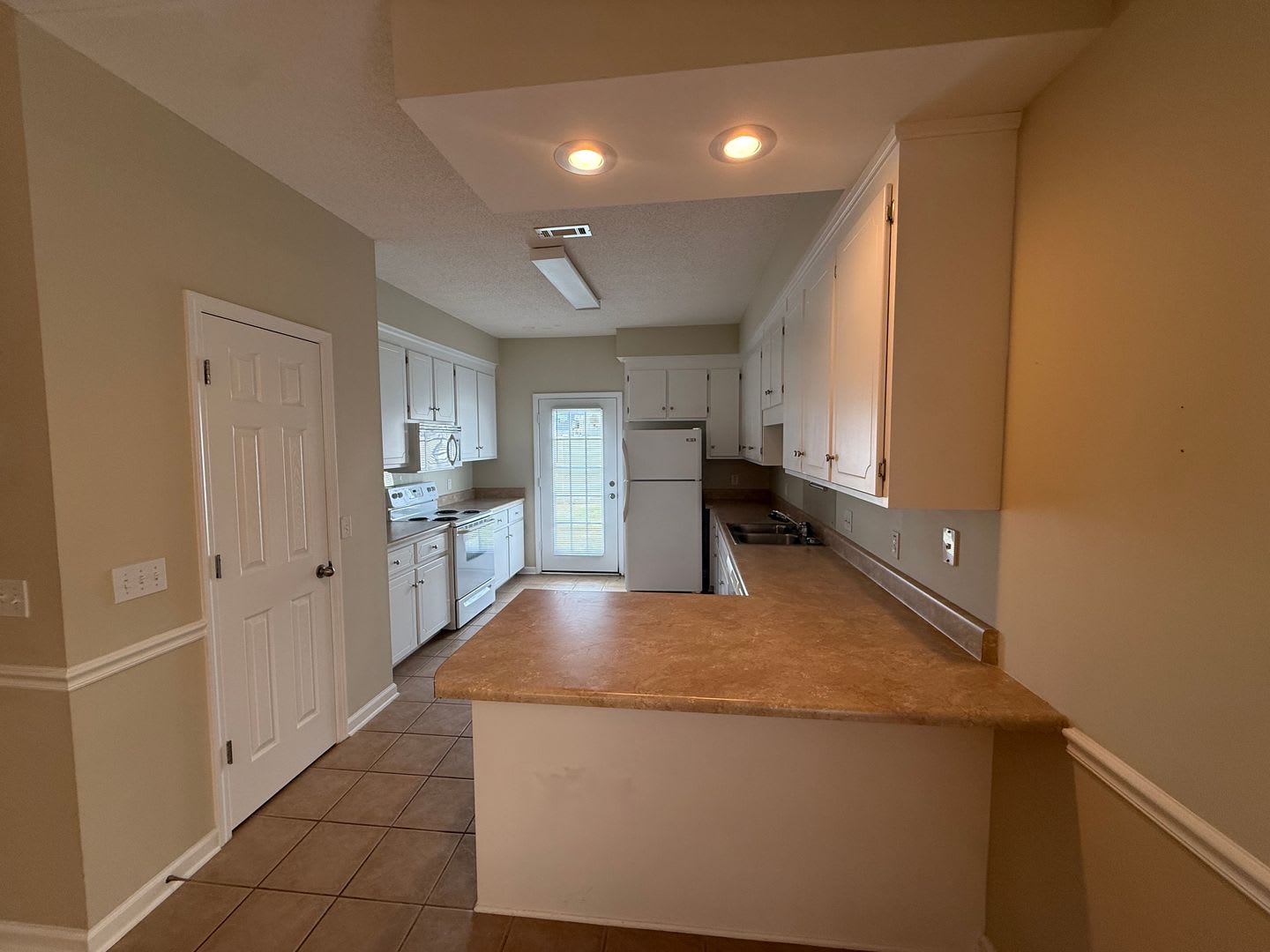 234 Wakefield- Available NOW – photo 4