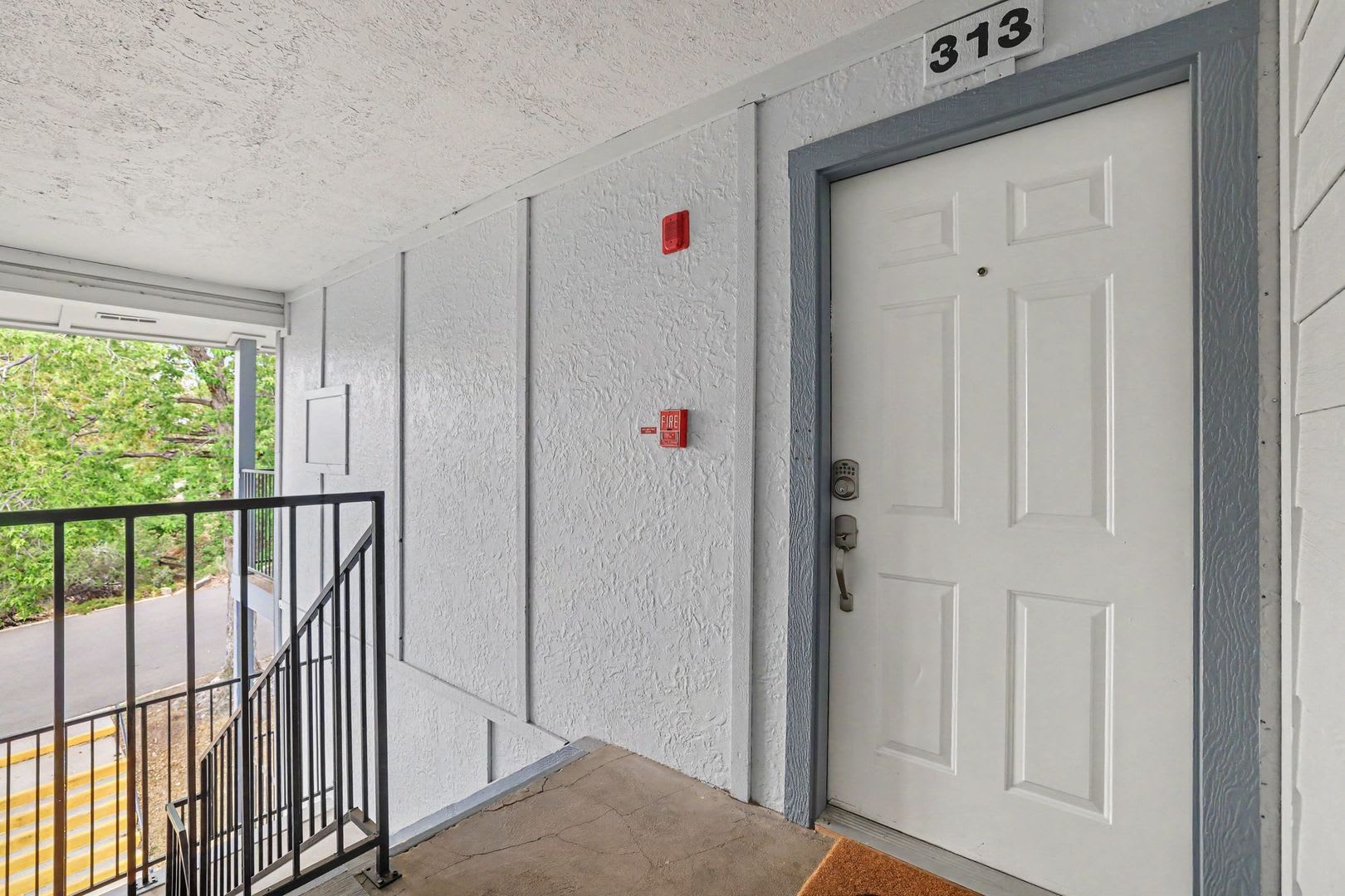Spacious 2BR/2BA Condo with In-Unit Laundry & Central A/C – photo 2