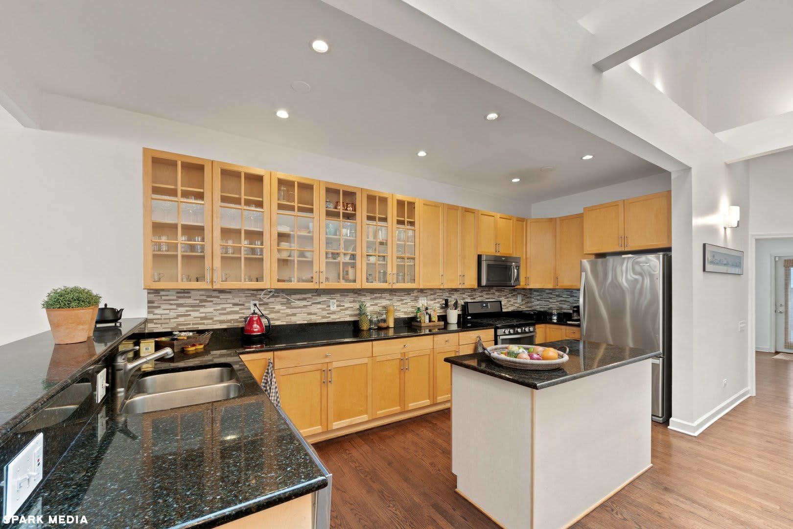 353 W Chicago Avenue – photo 4