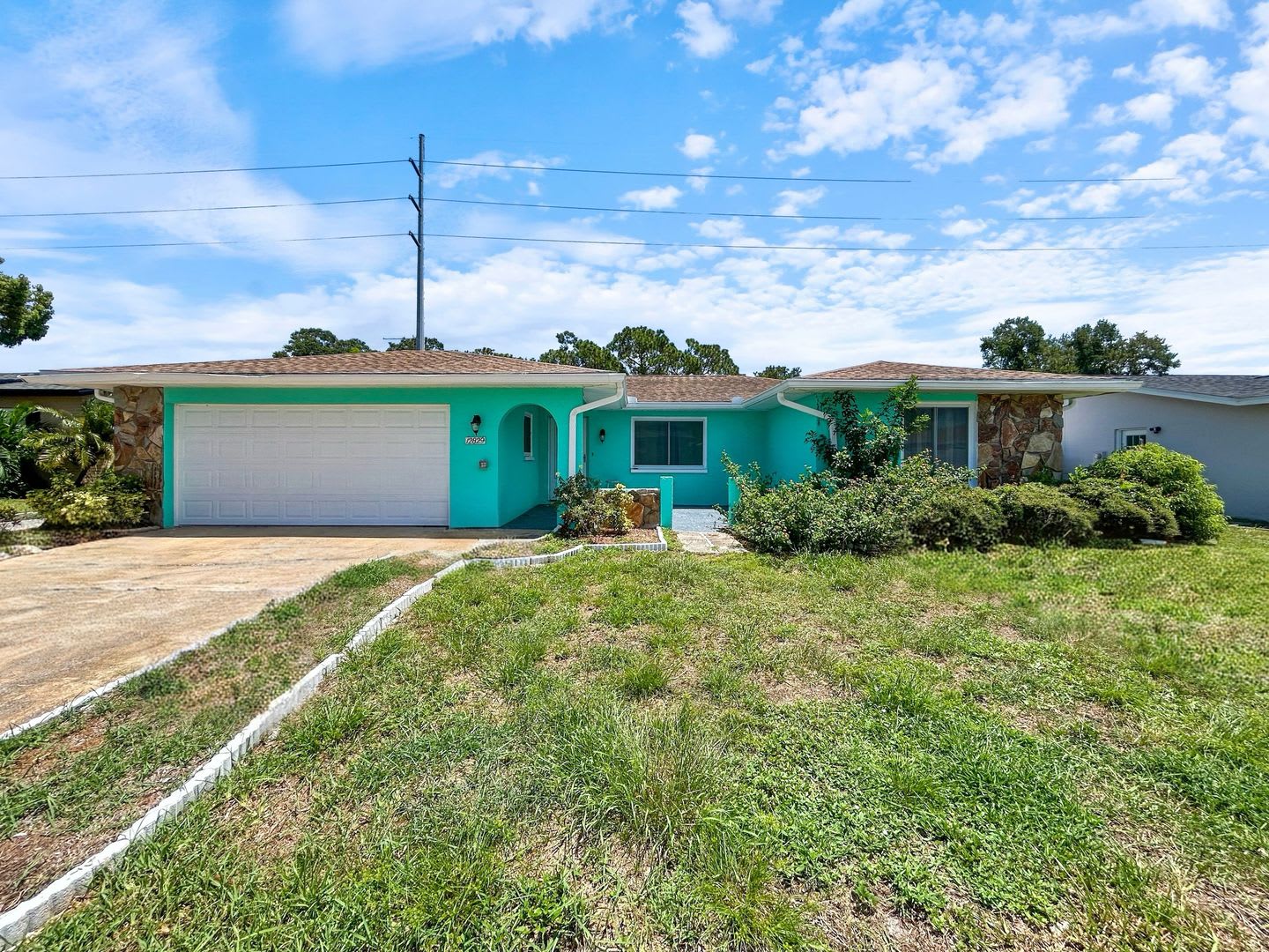 Beautiful Largo Rental Featuring Florida Room, Patios &amp; Large Yard! 2bed – photo 2
