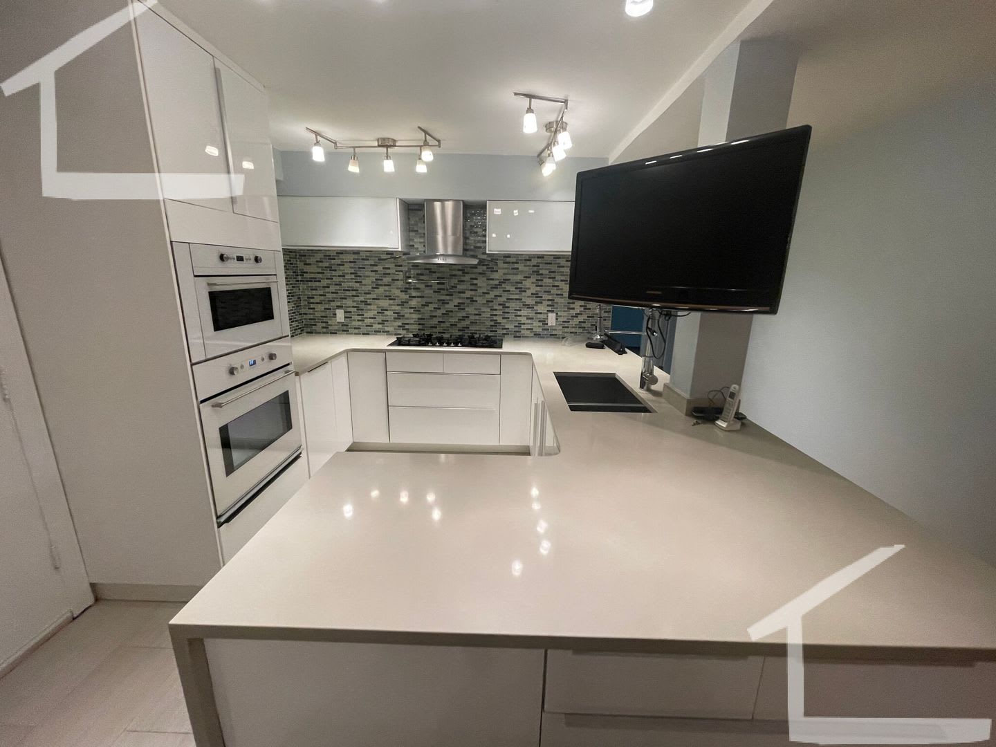 Gorgeous 2 bed in CHestnut Hill – photo 5