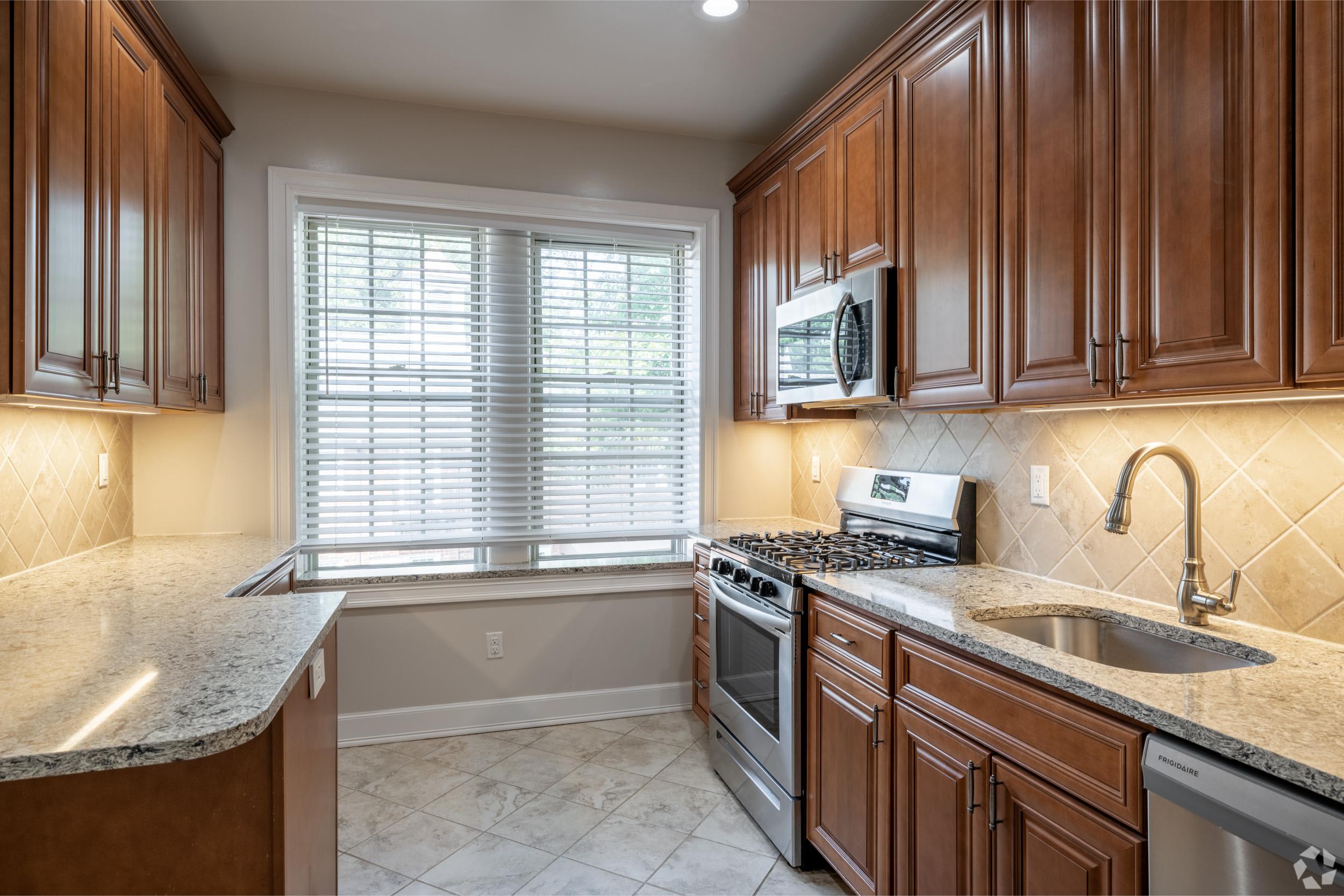 Worthington House Apartments – photo 4