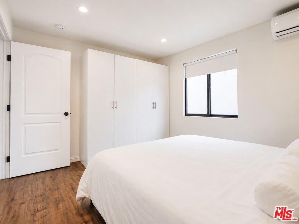 8963 Cadillac Ave – photo 5