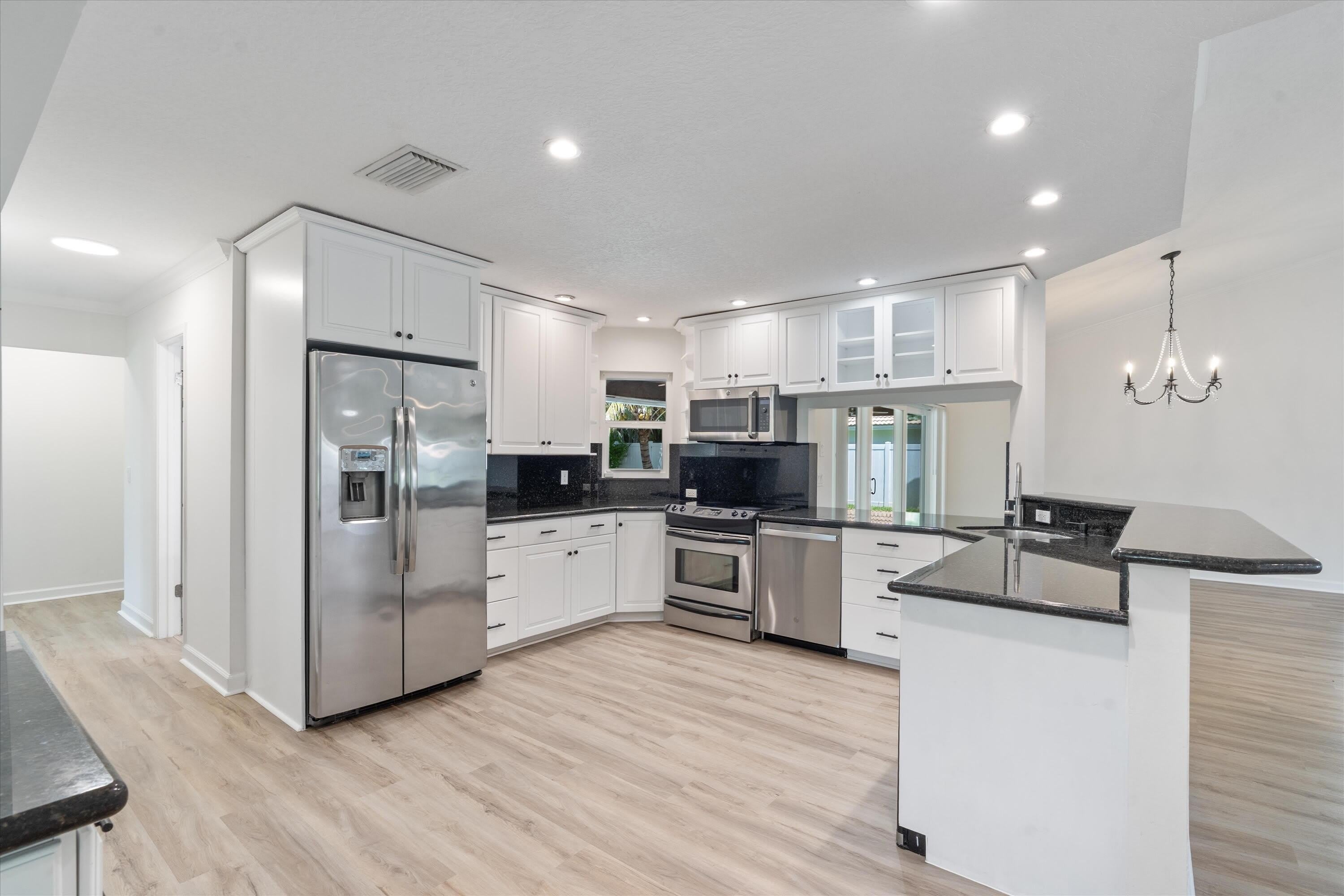 1375 Nw 16Th Street – photo 2