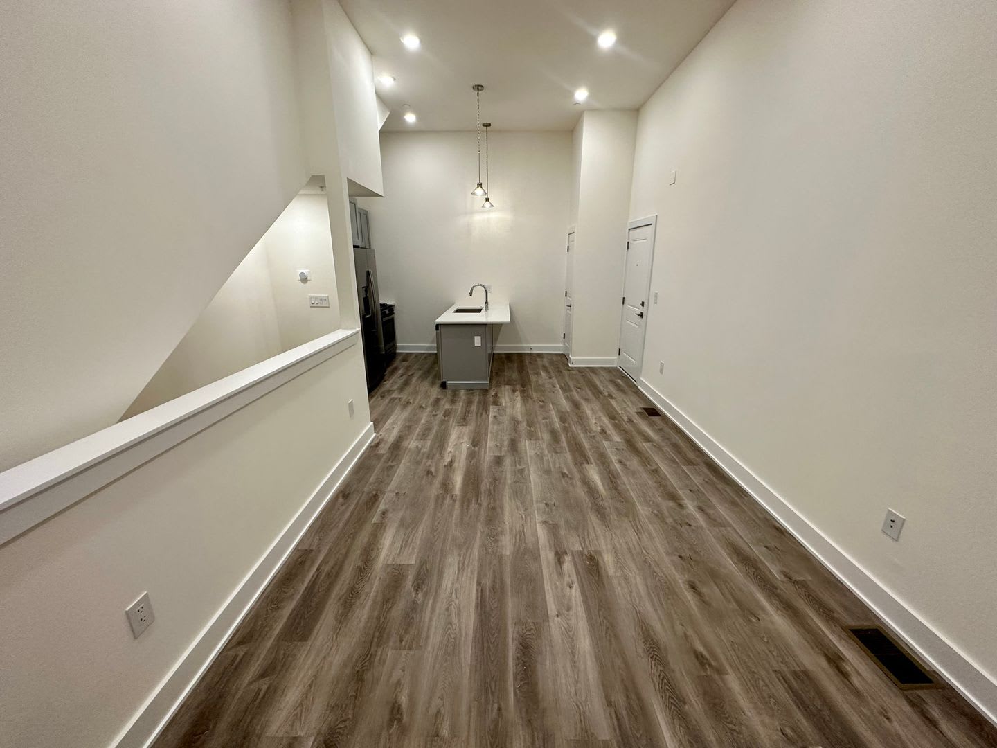 Stunning New Construction 1-Bedroom Apartment in Northern Liberties! Just Outside the Piazza! – photo 5