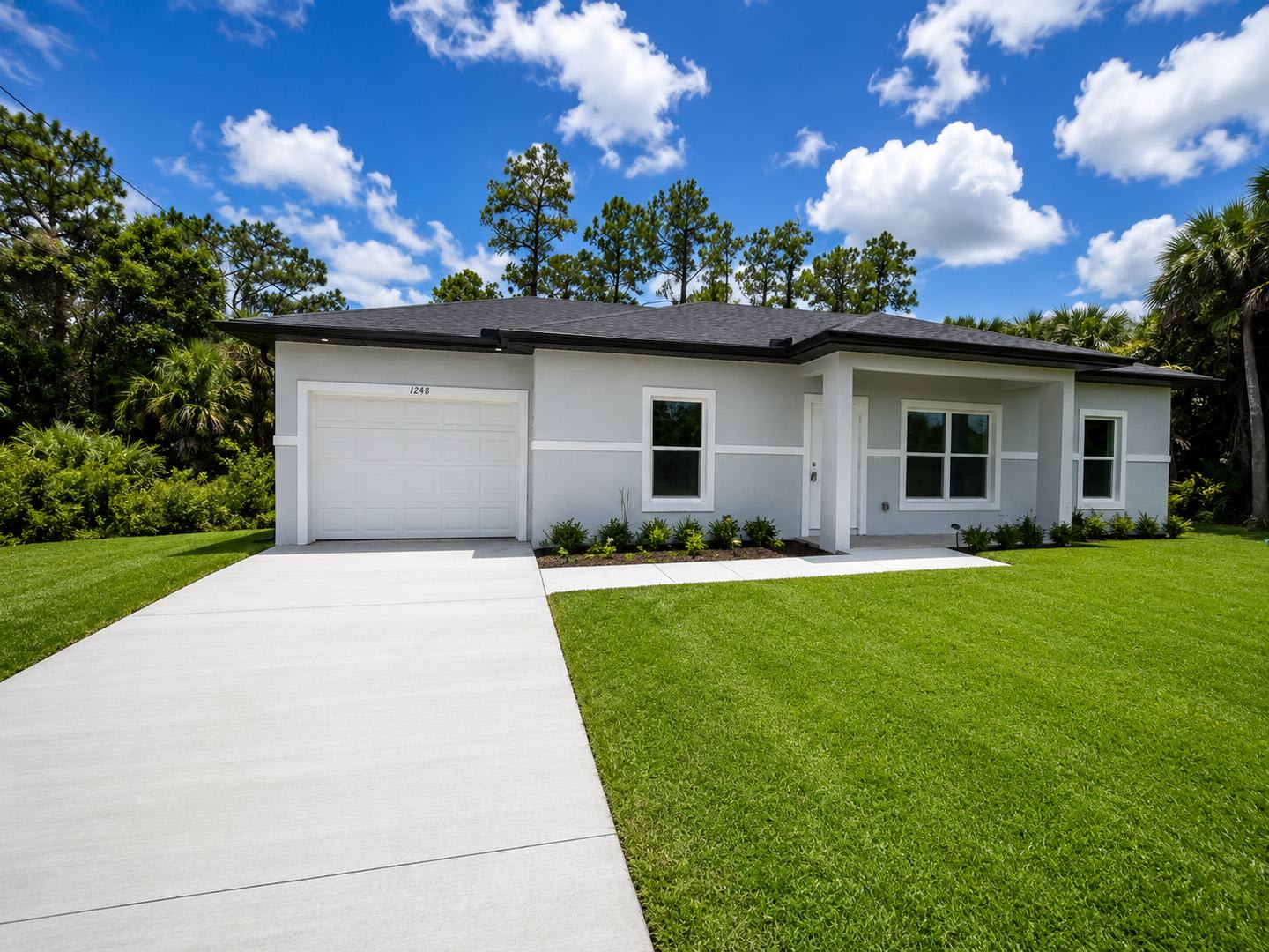 New Construction Modern 3 Bed 2 Bath Home In E Lehigh Acres – photo 1