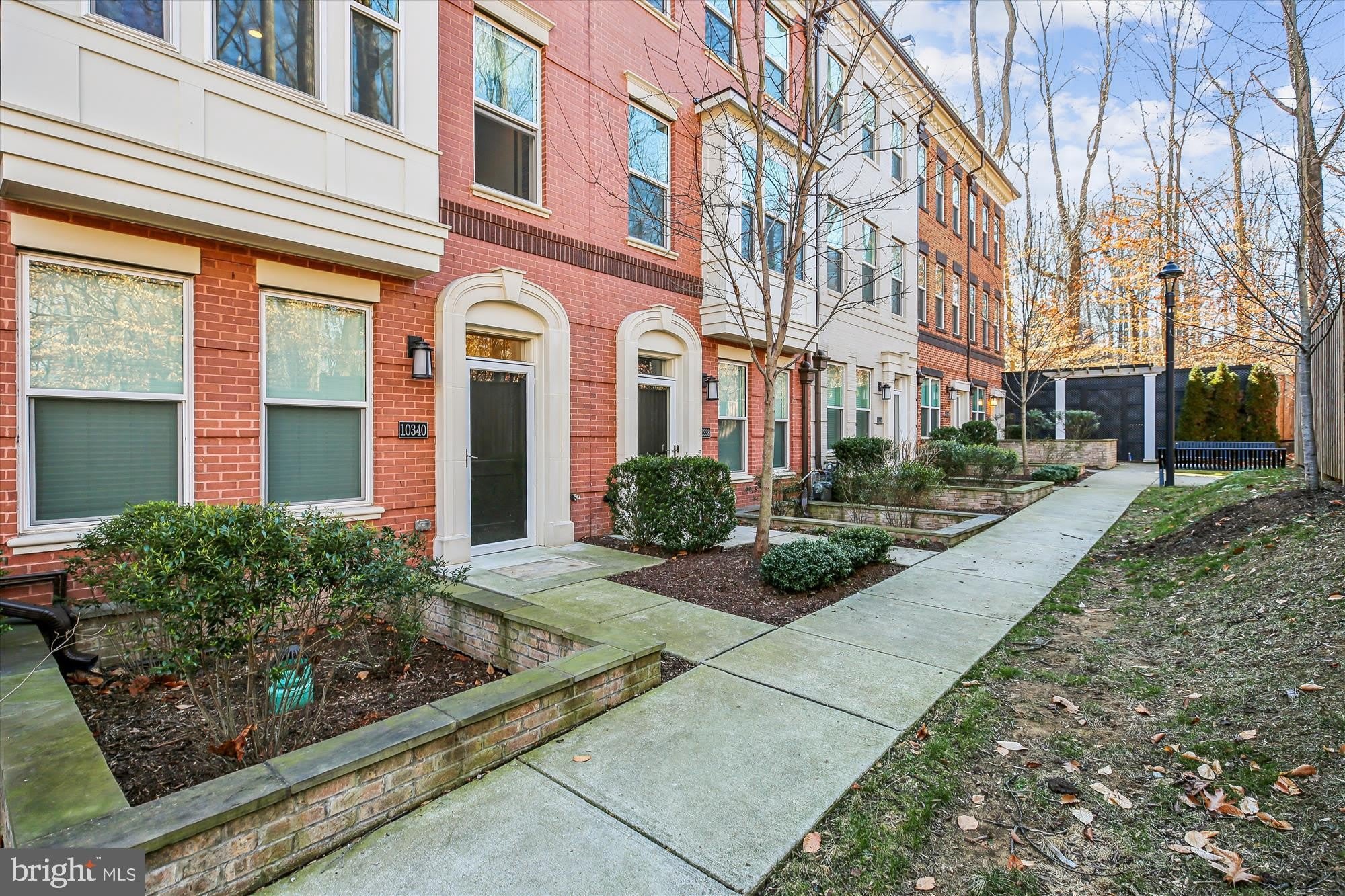 10340 GROSVENOR Place – photo 3