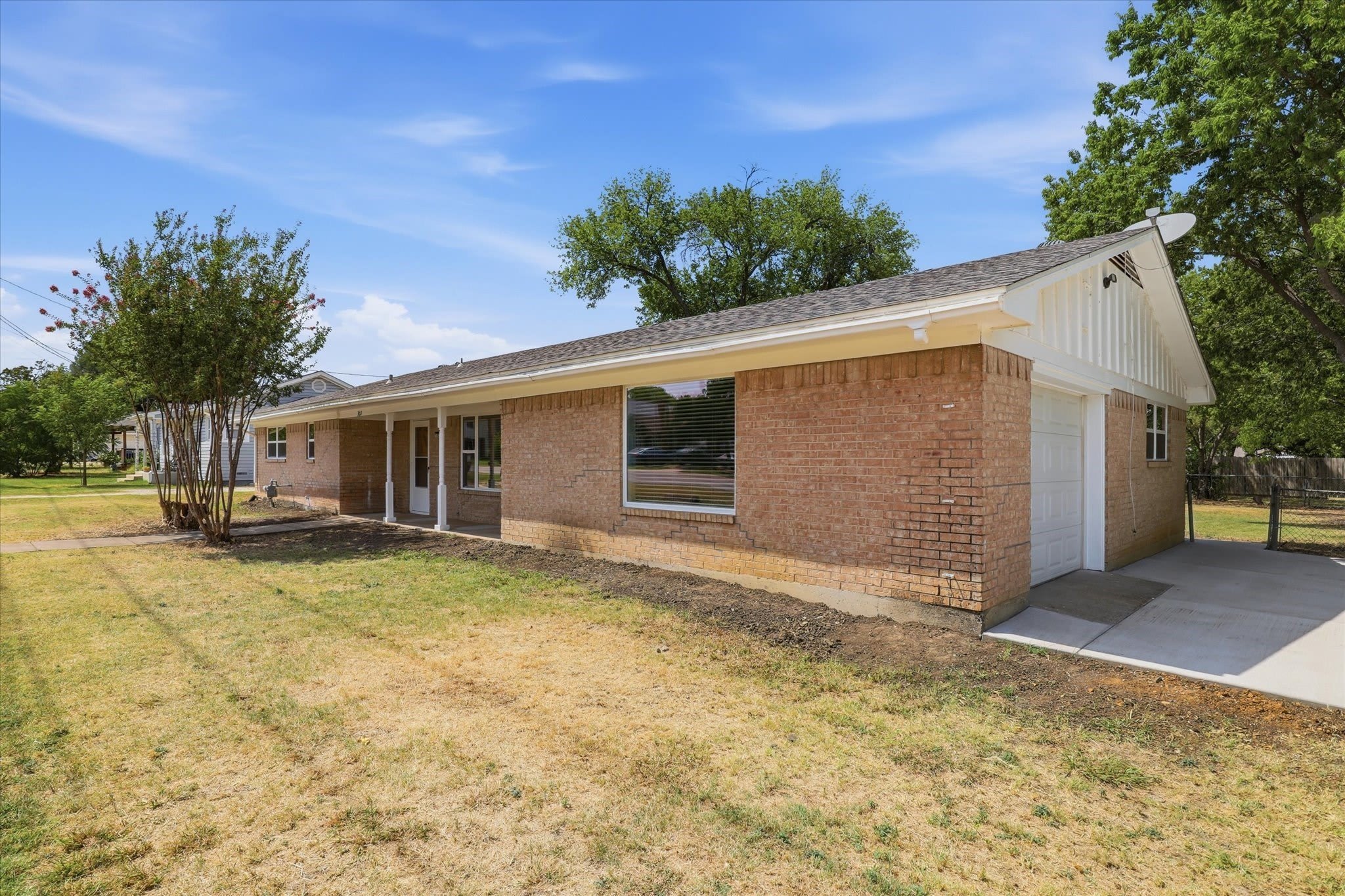 302 W 4Th Street – photo 3