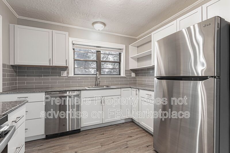 2320 W 76th Street – photo 5