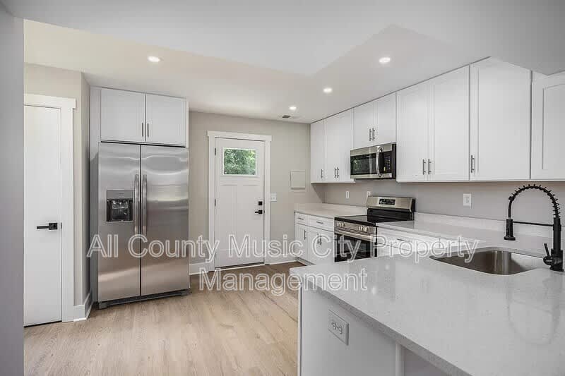 1907 S Lyle Ln – photo 4