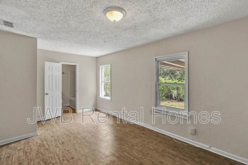 7823 Paul Jones Dr – photo 5