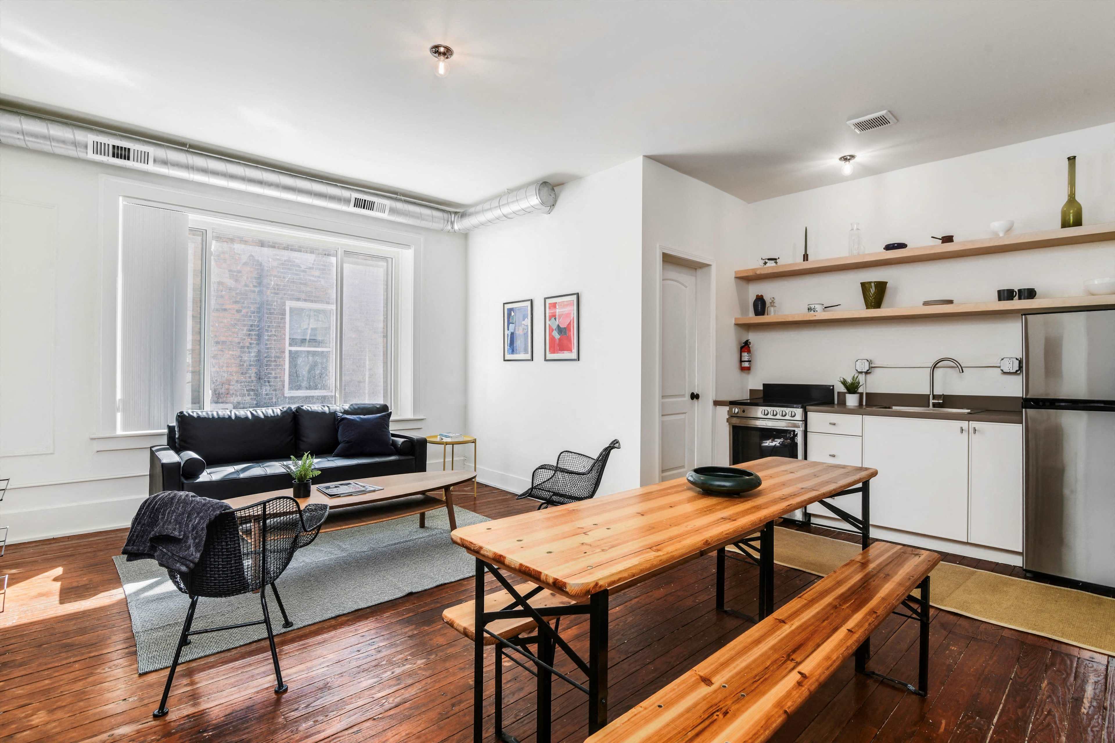 655 Hazelwood – photo 1